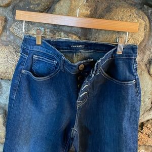 Brand new no tags Lucky Ava Midrise petite size 8/29 button up jeans